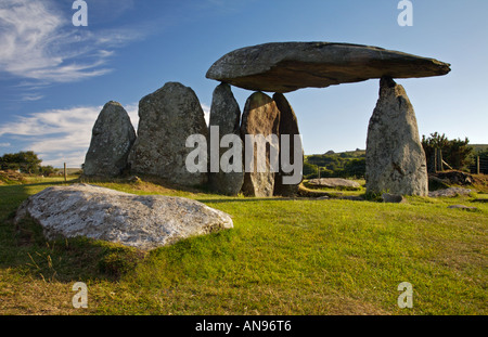 Pentre Ifan - eine Welt berühmten megalithischen Grabkammer im Pembrokeshire Nationalpark, Wales. Stockfoto