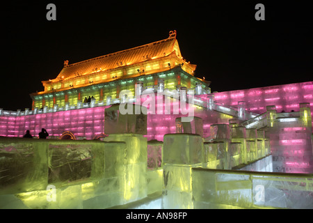 Eine Eisskulptur Beijings Gates des himmlischen Friedens am 2008 Harbin internationale Schnee und Eis-Festival-Harbin-Heilongjiang Stockfoto