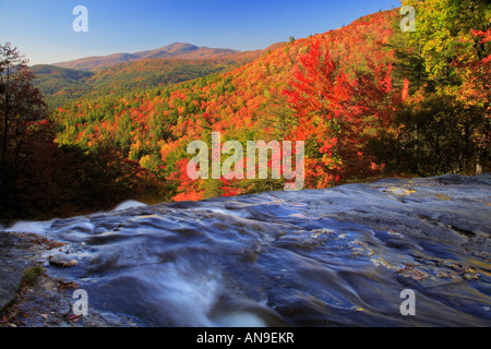 Blaue Senke und Glen fällt, Nantahala National Forest, Highlands, North Carolina, USA Stockfoto