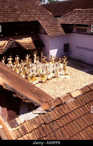 MOHINIYATTAM KÜNSTLER IM KUTHIRAMALIKA PALAST TRIVANDRUM Stockfoto