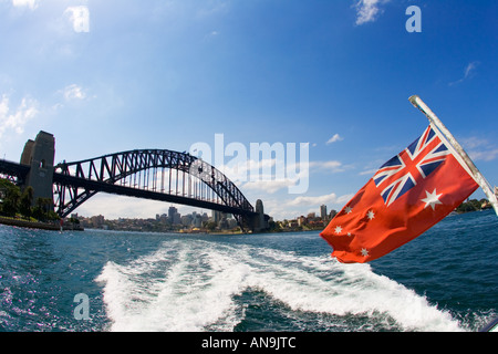 Sydney Harbour Bridge gesehen von einem Schnellboot Australien Stockfoto