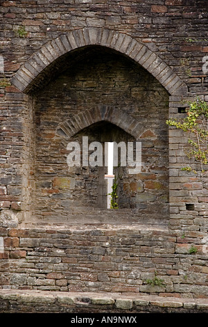 Caerphilly Castle Pfeil Schlitz Nische in Ostwand Stockfoto