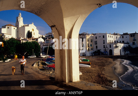 Cadaques, Port - Algue Strand. Costa Brava. Provinz Girona. Spanien Stockfoto