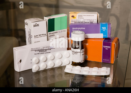 Verschiedenen vorgeschriebenen Tabletten und Drogen (für die Behandlung der Fibromyalgie) Stockfoto