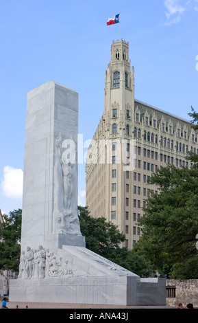 Alamo Kenotaph Geist des Opfers und der Emily Morgan Hotel San Antonio Texas Stockfoto