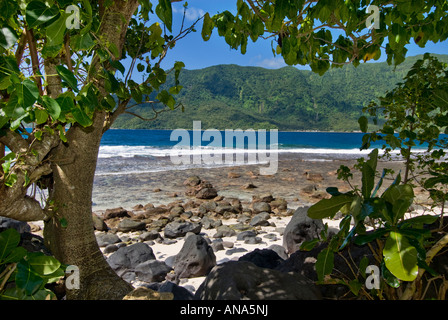 SAMOA UPOLU NE Nord-Ost Nordost Nord Ost in der Nähe von Uafato und Fagaola Bay Küste Ufer an der Küste vor der Küste eingerückt viel ragg Stockfoto