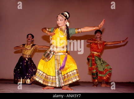 BHARATANATYAM EINE TRADITIONELLE DANCEFORM VON TAMILNADU Stockfoto