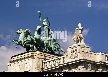 Spitze des ethnographischen Museums in Budapest Stockfoto