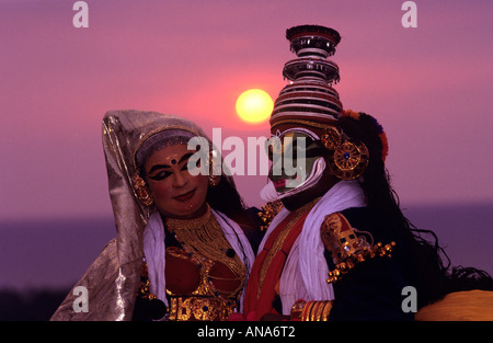 KATHAKALI EINE TRADITIONELLE DANCEFORM VON KERALA Stockfoto