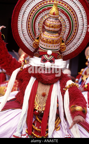 KATHAKALI EINE TRADITIONELLE DANCEFORM VON KERALA Stockfoto