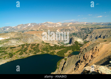 Blick Richtung Montana Lake Forest und Berge von Beartooth Scenic Highway Stockfoto