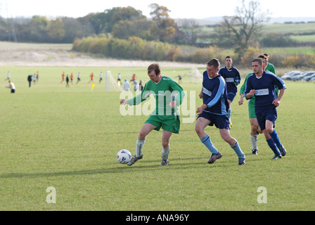 Sonntag-Liga Fußball bei Huber Lane, Leamington Spa, England, UK Stockfoto