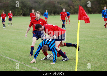 Sonntag-Liga Fußball bei Huber Lane, Leamington Spa, England, UK Stockfoto