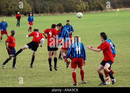 Sonntag-Liga Fußball bei Huber Lane, Leamington Spa, England, UK Stockfoto