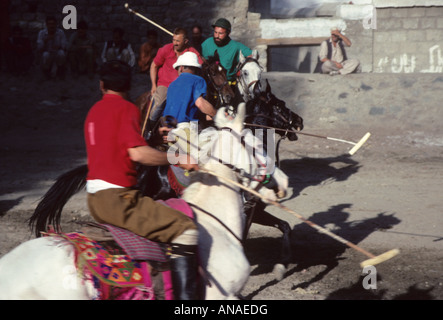 Pakistan NWFP lokale Beschriftung Stammesgebiet Gilgit Polospiel Stockfoto