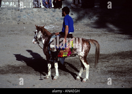 Pakistan NWFP lokale Beschriftung Stammesgebiet Gilgit Polospiel Stockfoto