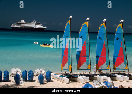 Bahamas, Bahama-Inseln, Atlantischer Ozean Wasser Westindien, Half Moon Cay, Holland America Line, MS Maasdam, öffentlich, Strände, Wassersportverleih, Kreuzfahrt Stockfoto