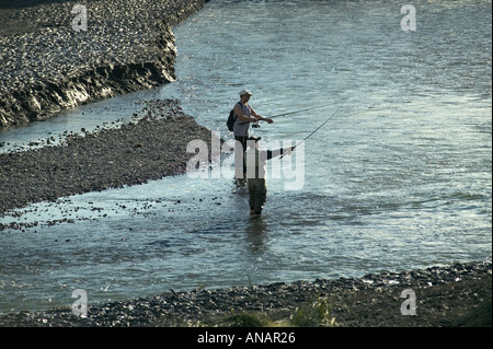 Angler, die in Ship Creek Anchorage Alaska USA Stockfoto