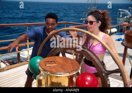 Venezuela, Venezolanisch, Südamerika, Panamerikanisch, Hispanic Latino ethnische Einwanderer Minderheit, Barfuß Windjammer, SV Fantome, Passagier Straße Stockfoto