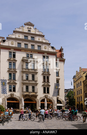 München Oberbayern Deutschland am Platzl Restaurant Cafe und Biergarten Orlando auf dem Platzl Stockfoto