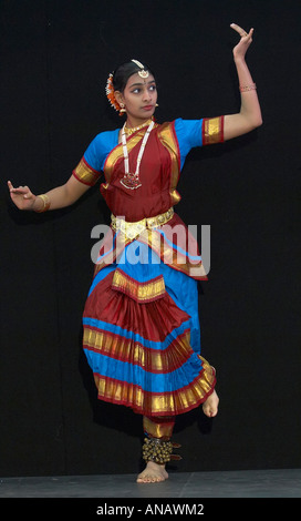 Klassische indische Tänzerin Bharatanatyam Stockfoto