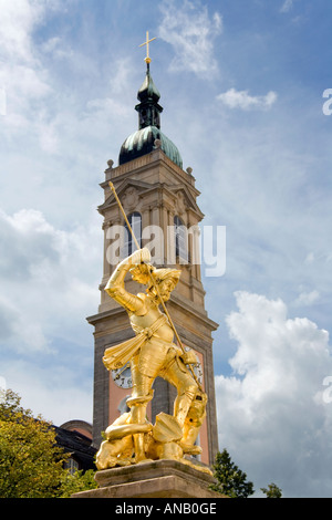 St.-Georg-Figur auf einem Brunnen, Eisenach, Thüringen, Deutschland Stockfoto