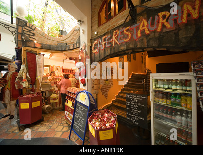 Österreich-Wien-Einkaufszentrum im Hundertwasser-Stil Stockfoto