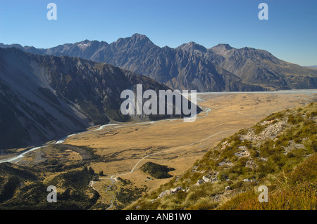 Sealy Gebirgsseen mit einem Ausblick auf den Mt. sefton, Mount Cook Nationalpark, Südinsel, Neuseeland Stockfoto