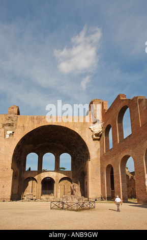 Basilika des Maxentius und Konstantin (Basilica Nova), Forum Romanum, Rom, Italien Stockfoto