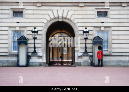 Bild der Wachablösung am Buckingham-Palast Stockfoto