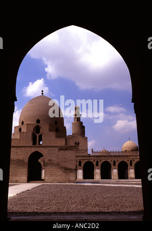 Die Spirale Minarett und Waschung Brunnen (sabil) der Ibn Tulun Moschee die älteste Moschee in Kairo überleben in seiner ursprünglichen Form, Ägypten Stockfoto