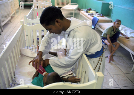 Katholische Congrigation "Missionare der Armen" (MOP) Versorgung für die Bedürftigen in ihrer Missionszentrum in Kingston/Jamaika Stockfoto