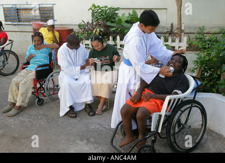 Katholische Congrigation "Missionare der Armen" (MOP) Versorgung für die Bedürftigen in ihrer Missionszentrum in Kingston/Jamaika Stockfoto