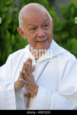 Vater Richard Ho Lung, Gründer und Leiter der römischen Katholischen Congrigation "Missionare der Armen" (MOP), Kingston, Jamaika Stockfoto