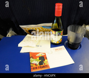 Bordverpflegung der Air France Economy Class, im Flug Stockfoto