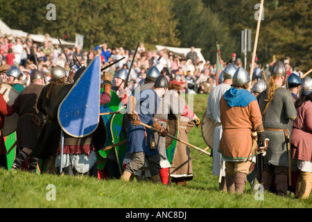 Infanterie Auseinandersetzungen in der Schlacht von Hastings re Verabschiedung 2007 Stockfoto