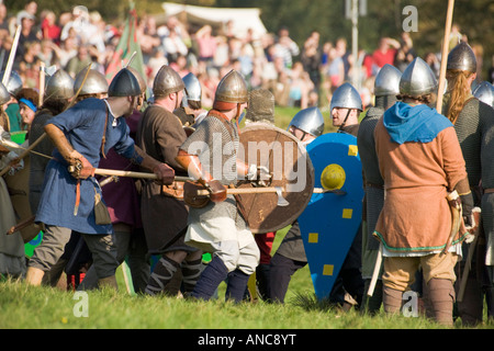 Infanterie Auseinandersetzungen in der Schlacht von Hastings re Verabschiedung 2007 Stockfoto