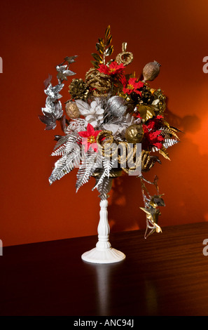 Weihnachtsdekoration in weiße Kerze Stockhalter Stockfoto