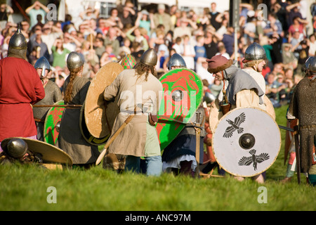 Infanterie Auseinandersetzungen in der Schlacht von Hastings re Verabschiedung 2007 Stockfoto