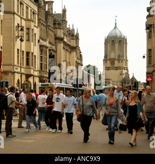 Verkaufsoffener Cornmarket Street Stadt Oxford England UK Stockfoto