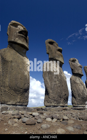 Moais am Ahu Tongariki auf der Osterinsel im Südpazifik Stockfoto