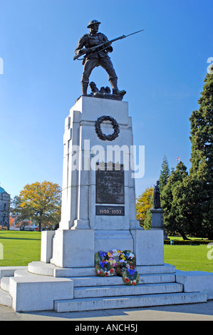 Kriegerdenkmal Denkmal Victoria gesetzgebenden Gebäude BCX 0565. Stockfoto