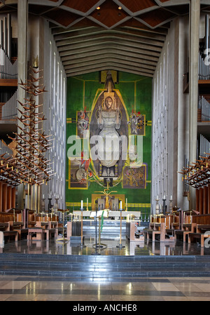 Innenraum der Kathedrale von Coventry, die neue St.-Michaels-Kathedrale, Coventry, England, Vereinigtes Königreich Stockfoto