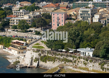 Blick auf die Altstadt von Kerkyra von der alten Festung. Insel Korfu, Griechenland. Stockfoto