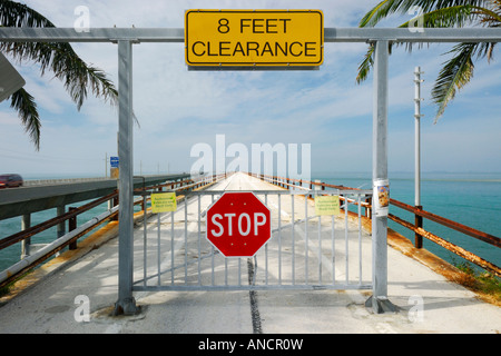 Die alte Seven Mile Bridge (nicht mehr verwendet und nicht offen für Verkehr) verbindet die obere mit der unteren Florida Keys Florida USA Stockfoto