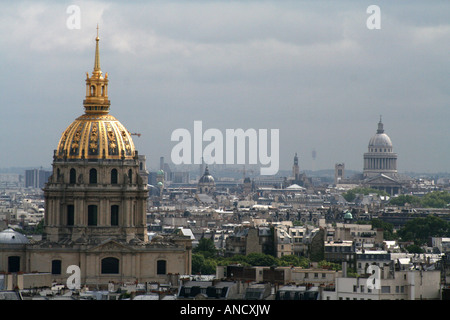 Aussicht vom Eiffel Turm von Les Invalides und Pantheon Stockfoto