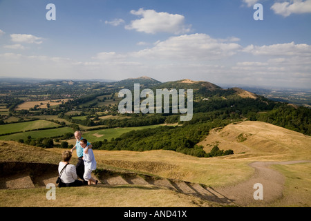 FUß IN DER BRITISCHEN LAGER AUF DIE MALVERN HILLS WORCESTERSHIRE ENGLAND UK Stockfoto