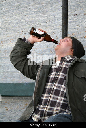 Wachsskulptur eines Mannes Biertrinken im Fine Arts Museum in Leipzig Deutschland Stockfoto