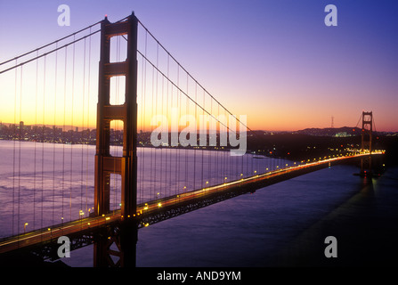 USA Kalifornien San Francisco Golden Gate Bridge bei Sonnenuntergang Stockfoto