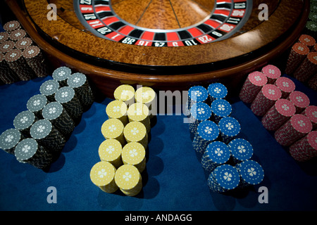 Detail eines Casino-Roulette mit Reihe von Chips. Stockfoto